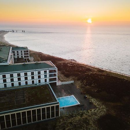 ホテル A-Rosa Sylt リスト エクステリア 写真 Aerial view of the hotel