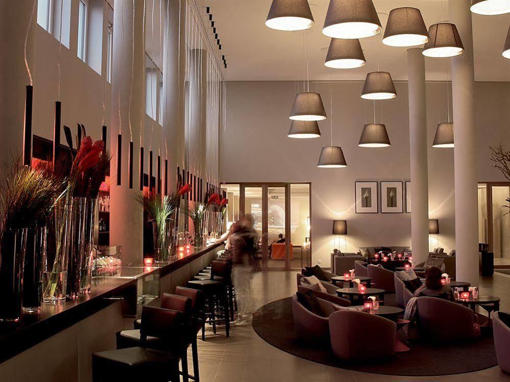 ホテル A-Rosa Sylt リスト エクステリア 写真 The bar at the Hotel de Crillon